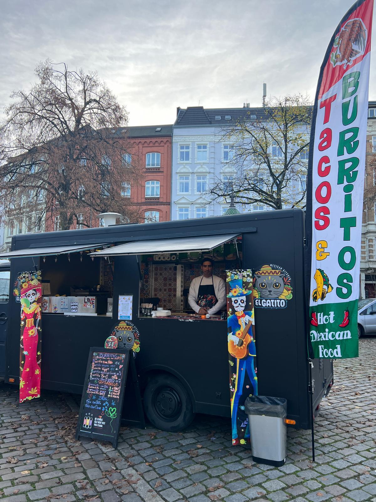 El Gatito Truck auf einem Marktplatz